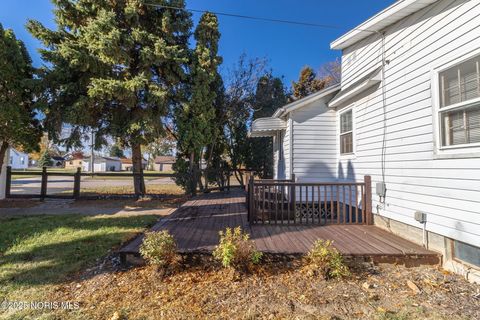 Tiny photo for 402 E Indiana Avenue, Maumee, OH 43537 (MLS # 10002498)