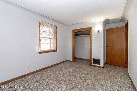 Tiny photo for 402 E Indiana Avenue, Maumee, OH 43537 (MLS # 10002498)