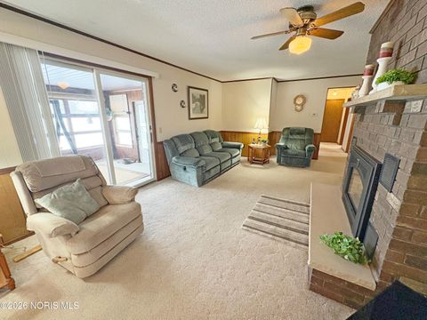 Tiny photo for 3515 Brown Road, Oregon, OH 43616 (MLS # 10004132)