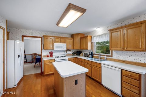 Tiny photo for 5882 Cherokee Avenue, Walbridge, OH 43465 (MLS # 10006743)