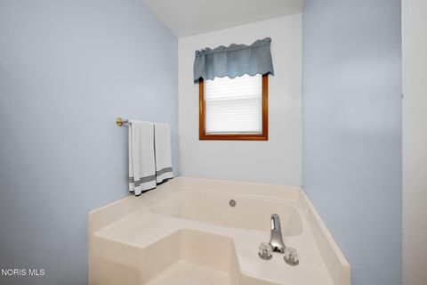 Tiny photo for 5882 Cherokee Avenue, Walbridge, OH 43465 (MLS # 10006743)