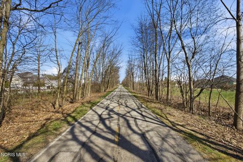 Tiny photo for 7135 Elli Harbour Lane, Maumee, OH 43537 (MLS # 10006069)