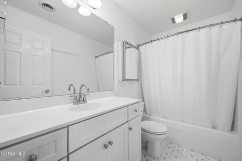 Tiny photo for 7135 Elli Harbour Lane, Maumee, OH 43537 (MLS # 10006069)