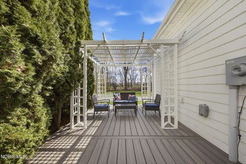 Tiny photo for 7135 Elli Harbour Lane, Maumee, OH 43537 (MLS # 10006069)