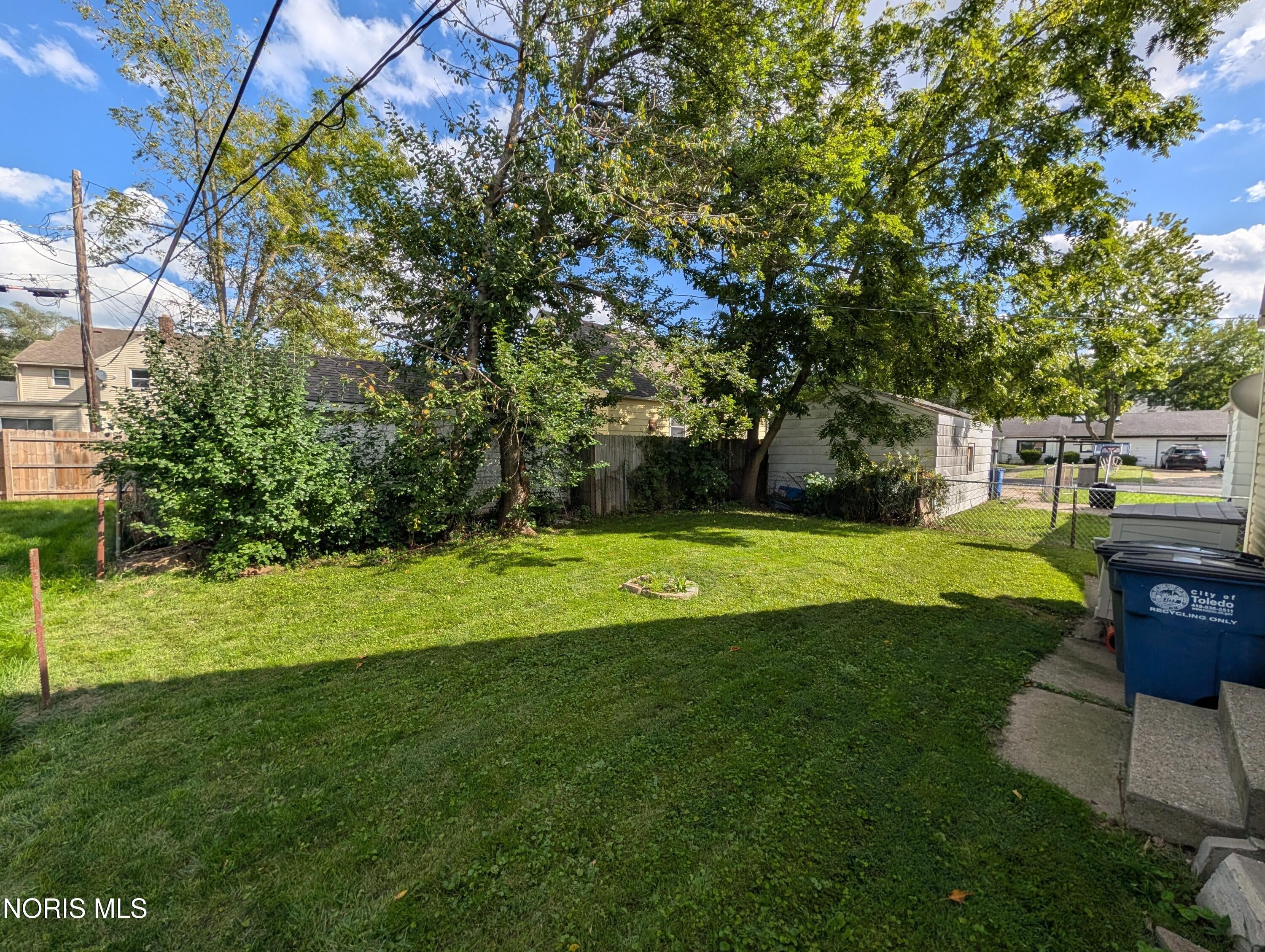 1910 Fernhill Road