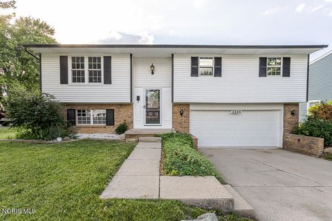 Homes For Sale - 2545 Woodfox Drive<br/> Toledo, OH 43611