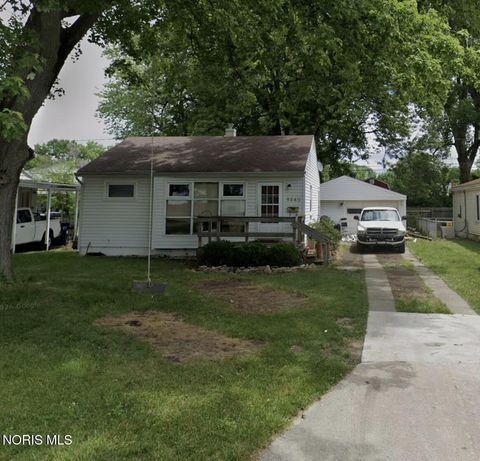 Photo of 1343 Almon Avenue, Toledo, OH 43614 (MLS # 10005692)