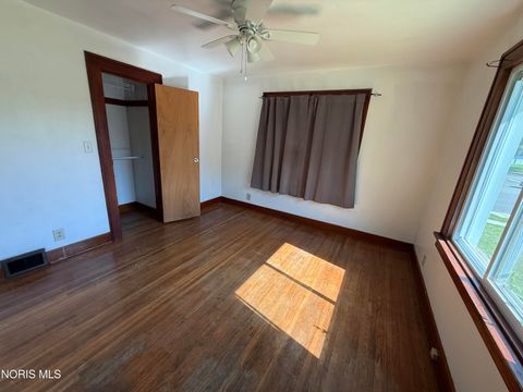 Tiny photo for 2643 W Alexis Road, Toledo, OH 43613 (MLS # 10008497)