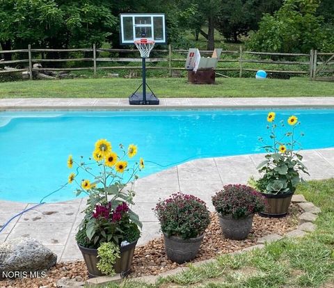 Tiny photo for 2023 Chalice Way, Toledo, OH 43613 (MLS # 10006617)