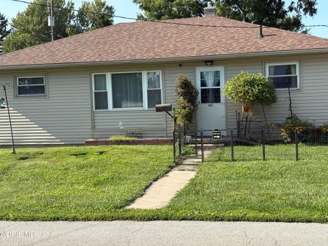 Tiny photo for 1035 Mambrino Road, Oregon, OH 43616 (MLS # 10011433)