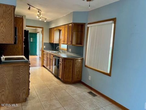 Tiny photo for 2305 108th Street, Toledo, OH 43611 (MLS # 10007149)