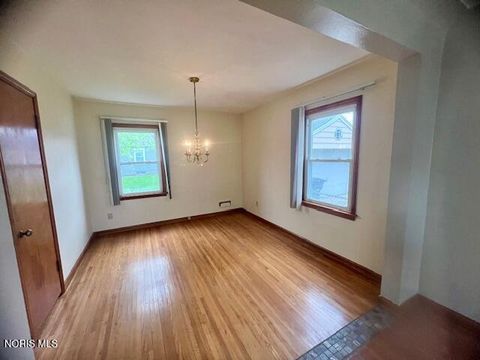 Tiny photo for 2305 108th Street, Toledo, OH 43611 (MLS # 10007149)