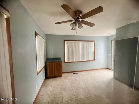 Tiny photo for 2305 108th Street, Toledo, OH 43611 (MLS # 10007149)
