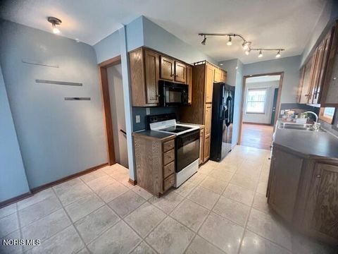 Tiny photo for 2305 108th Street, Toledo, OH 43611 (MLS # 10007149)
