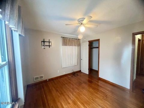 Tiny photo for 2305 108th Street, Toledo, OH 43611 (MLS # 10007149)