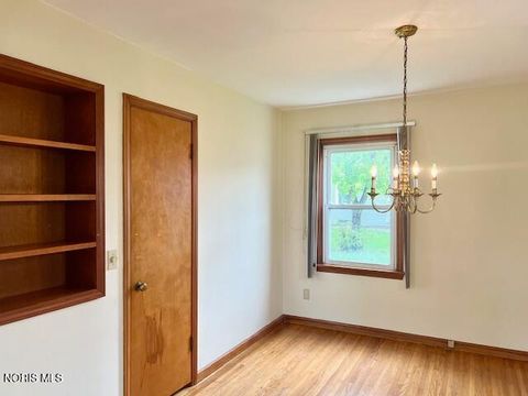 Tiny photo for 2305 108th Street, Toledo, OH 43611 (MLS # 10007149)