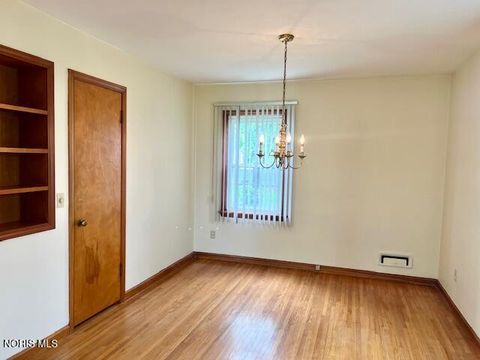 Tiny photo for 2305 108th Street, Toledo, OH 43611 (MLS # 10007149)