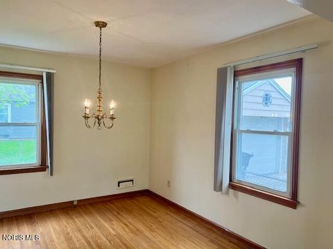 Tiny photo for 2305 108th Street, Toledo, OH 43611 (MLS # 10007149)