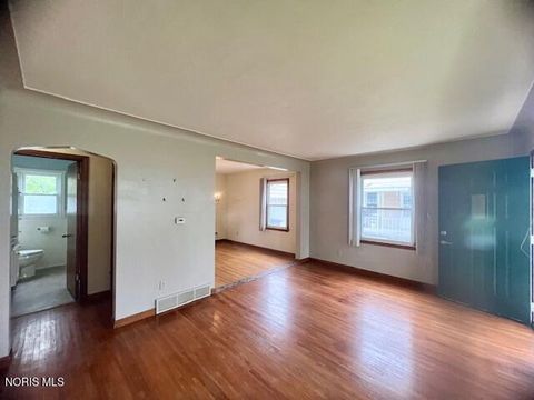 Tiny photo for 2305 108th Street, Toledo, OH 43611 (MLS # 10007149)