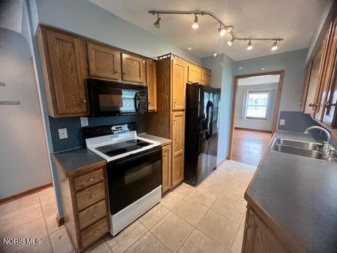 Tiny photo for 2305 108th Street, Toledo, OH 43611 (MLS # 10007149)