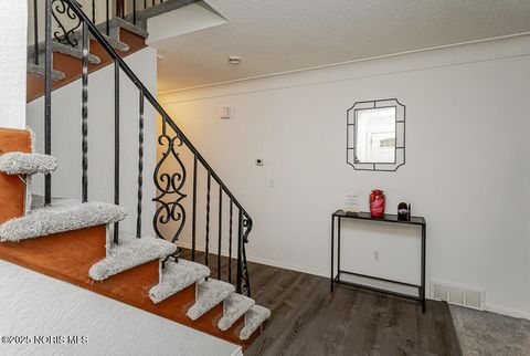 Tiny photo for 4236 S Terrace View Street, Toledo, OH 43607 (MLS # 10001786)