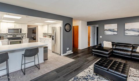 Tiny photo for 4236 S Terrace View Street, Toledo, OH 43607 (MLS # 10001786)