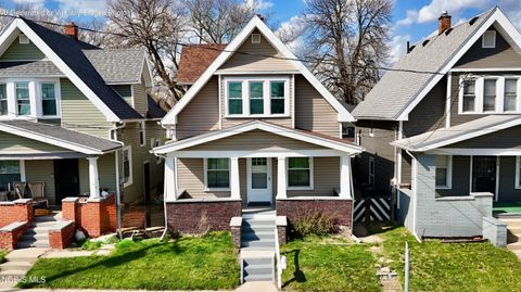 Photo of 204 South Avenue, Toledo, OH 43609 (MLS # 10006441)