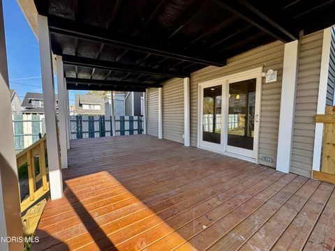 Tiny photo for 204 South Avenue, Toledo, OH 43609 (MLS # 10006441)