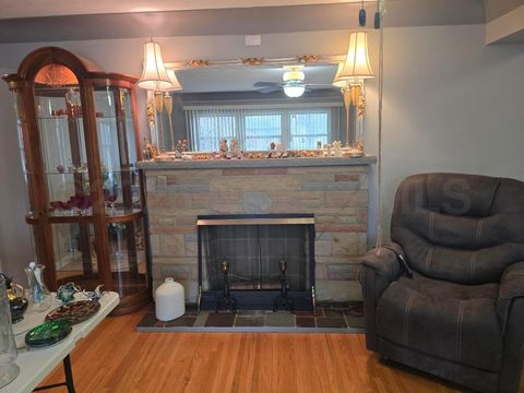 Tiny photo for 130 Burger Street, Toledo, OH 43605 (MLS # 10003340)