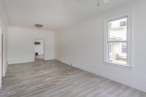 Tiny photo for 233 Garland Avenue, Toledo, OH 43609 (MLS # 10007040)
