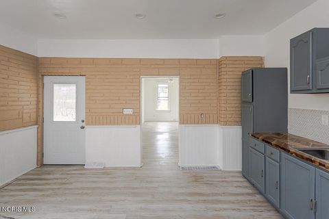 Tiny photo for 233 Garland Avenue, Toledo, OH 43609 (MLS # 10007040)