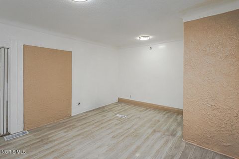 Tiny photo for 233 Garland Avenue, Toledo, OH 43609 (MLS # 10007040)