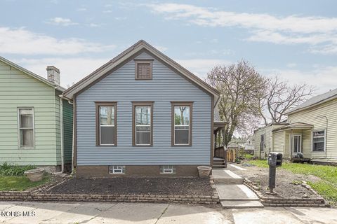 Photo of 233 Garland Avenue, Toledo, OH 43609 (MLS # 10007040)