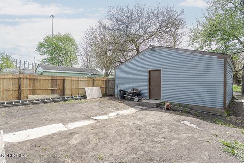 Tiny photo for 233 Garland Avenue, Toledo, OH 43609 (MLS # 10007040)