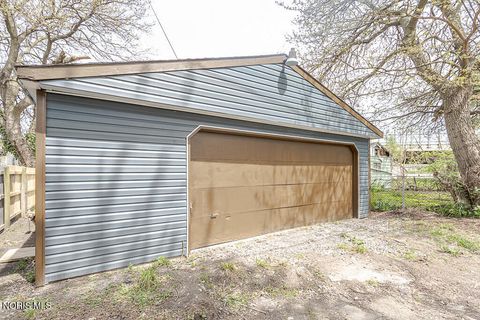 Tiny photo for 233 Garland Avenue, Toledo, OH 43609 (MLS # 10007040)