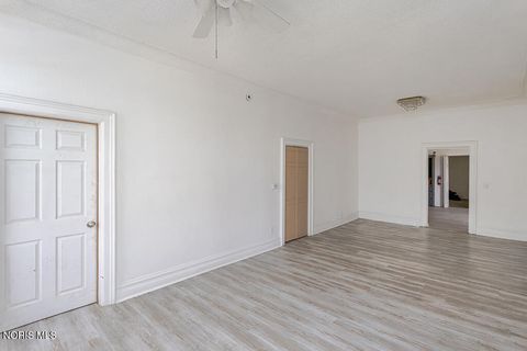 Tiny photo for 233 Garland Avenue, Toledo, OH 43609 (MLS # 10007040)