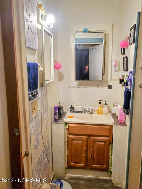 Tiny photo for 3245 Elm Street, Toledo, OH 43608 (MLS # 10000613)