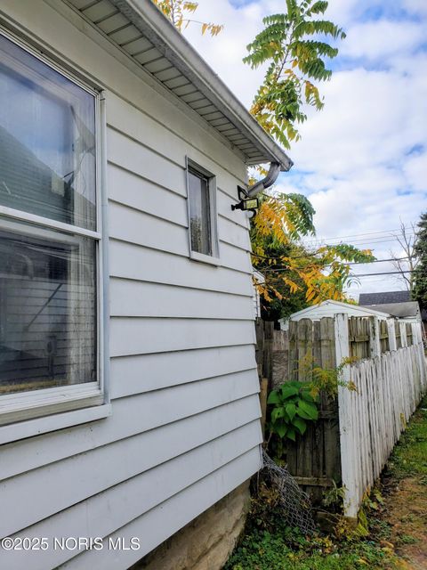 Tiny photo for 3245 Elm Street, Toledo, OH 43608 (MLS # 10000613)
