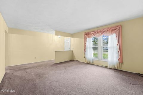 Tiny photo for 541 Dussel Drive, Maumee, OH 43537 (MLS # 10005208)