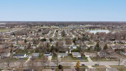 Tiny photo for 541 Dussel Drive, Maumee, OH 43537 (MLS # 10005208)