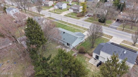 Tiny photo for 541 Dussel Drive, Maumee, OH 43537 (MLS # 10005208)