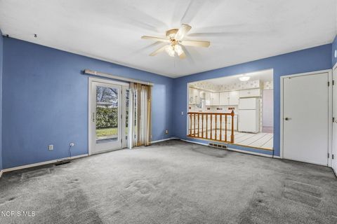 Tiny photo for 541 Dussel Drive, Maumee, OH 43537 (MLS # 10005208)