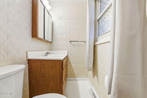 Tiny photo for 541 Dussel Drive, Maumee, OH 43537 (MLS # 10005208)