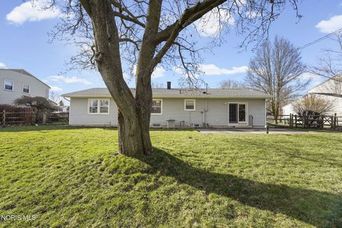 Tiny photo for 541 Dussel Drive, Maumee, OH 43537 (MLS # 10005208)