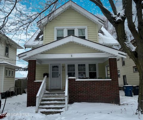Tiny photo for 2335 Airport Highway, Toledo, OH 43609 (MLS # 10003874)