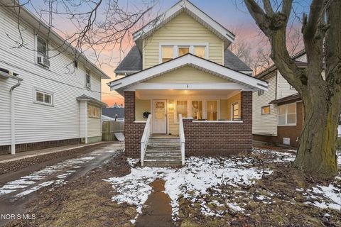 Photo of 2335 Airport Highway, Toledo, OH 43609 (MLS # 10003874)