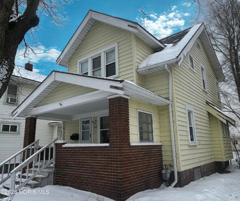 Photo of 2335 Airport Highway, Toledo, OH 43609 (MLS # 10003874)