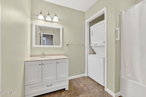 Tiny photo for 4730 Glendale Avenue #Apt 305, Toledo, OH 43614 (MLS # 10007077)