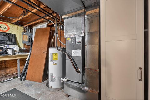 Tiny photo for 4 Meadowbrook Drive, Perrysburg, OH 43551 (MLS # 10005111)