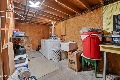 Tiny photo for 4 Meadowbrook Drive, Perrysburg, OH 43551 (MLS # 10005111)